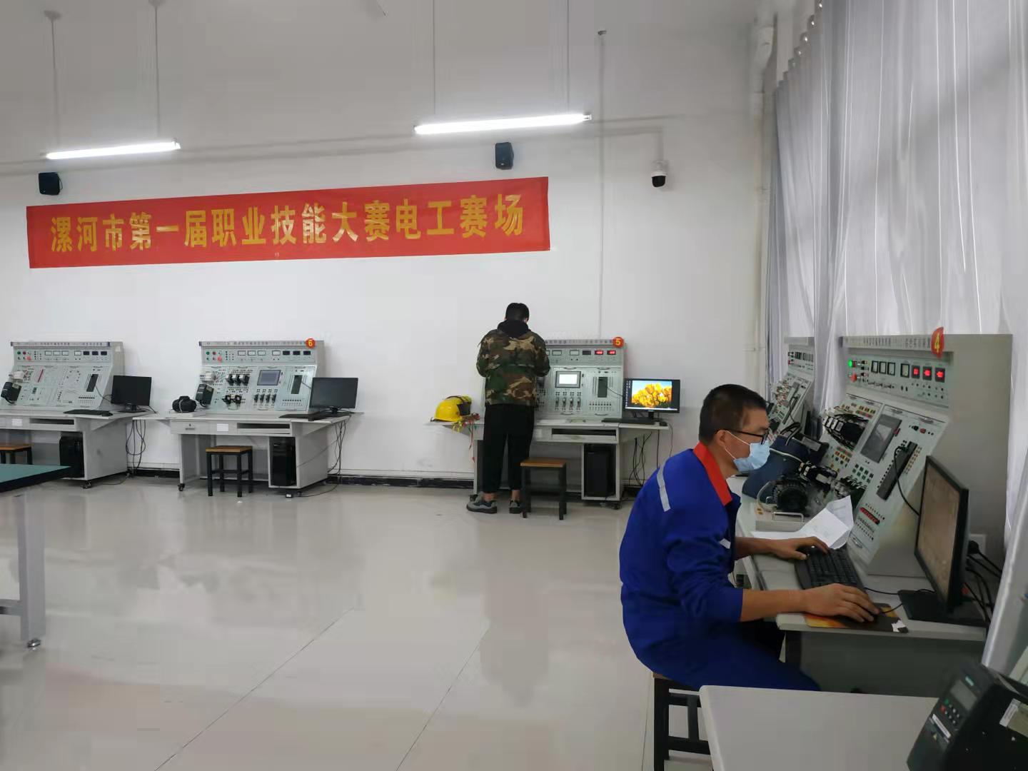 承辦漯河市第一屆職業(yè)技能大賽比賽現(xiàn)場(圖4)