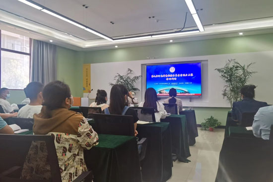 全省第九屆高校輔導(dǎo)員系統(tǒng)素質(zhì)能力大賽案例研討觀摩會(huì)22-05-07-1.jpg